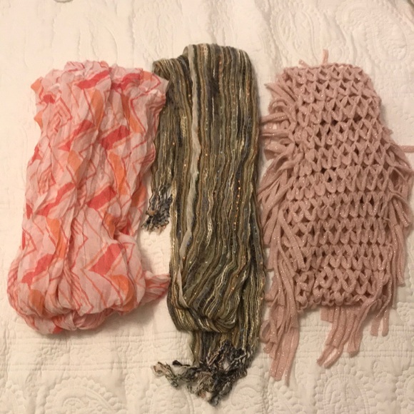 Scarves - Picture 1 of 4